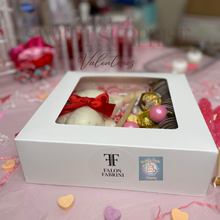 Load image into Gallery viewer, *PRE-ORDER* 🍫SWEET SURPRISE🍫 BREAKABLE TEDDY BOX