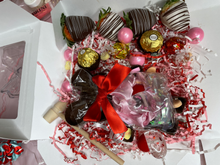 Load image into Gallery viewer, *PRE-ORDER* 🍫SWEET SURPRISE🍫 BREAKABLE TEDDY BOX